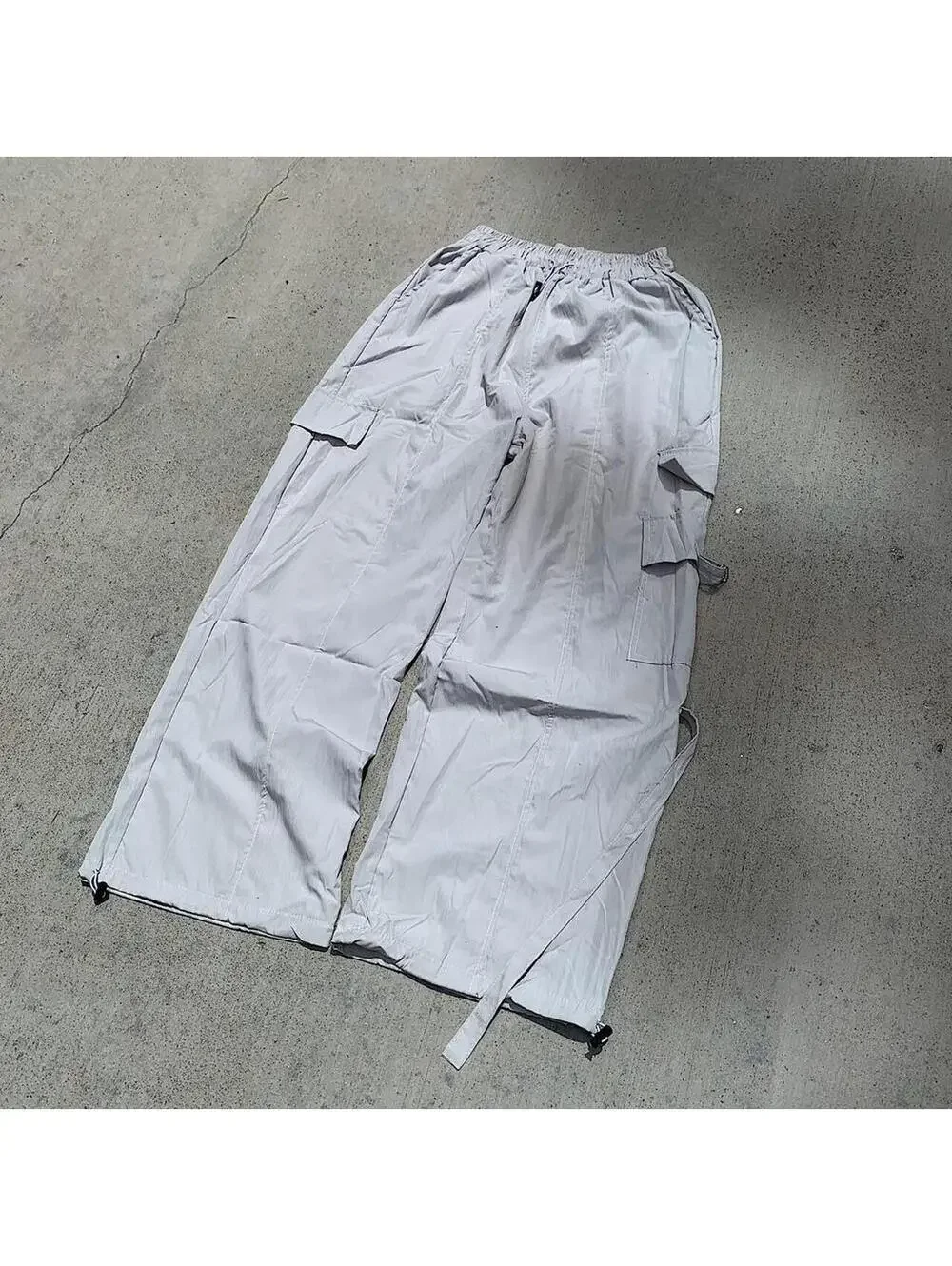 90s style baggy cargo hiking pants